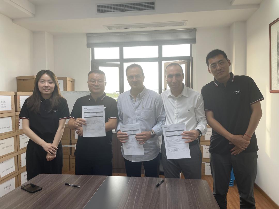 ما به برترین ها می اندیشیم .